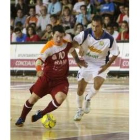 El equipo leonés está buscando destino para Rodrigo Taverna, izquierda, y Carlos Corvo
