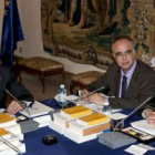 Antich, a la izquierda, con sus nuevos consejeros.