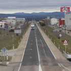 Vista del parque industrial Vía de la Plata de Riego de la Vega desde la carretera Nacional VI.
