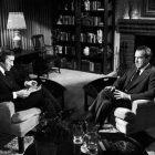 David Frost entrevistando a Richard Nixon, presidente de EEUU, en 1977, tres años después de su dimisión por el caso Watergate.