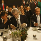 Mas, Lara y Wert, durante la cena del Premio Planeta.