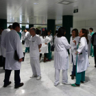 Una de las asambleas convocadas en el Hospital para el personal sanitario.