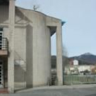 Edificio del hogar del pensionista donde se construirá el centro de día y la residencia