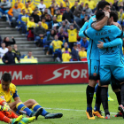 Neymar Jr. celera con sus compañeros el segundo gol del Barcelona. Elvira Urquijo