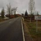 La imagen muestra la carretera LE-142 entre Astorga y Ponferrada a su paso por Murias de Rechivaldo