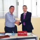 El director de zona de la Caja, ayer en la firma con Frutiber.