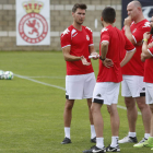 Las exigencias al entrenador de la Cultural, Víctor Cea, y al resto de su equipo técnico también se trasladan a la plantilla. MARCIANO PÉREZ