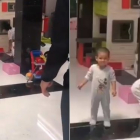 Ronaldo solo le pasa el balón a su hijo hasta que su hija se aburre de esperar.