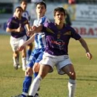 Fuentes luchando con Rubén Pérez el pasado domingo en La Balastera