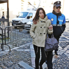 Raquel Gago llega en febrero a la Audiencia Provincial con un policía local que tiene abierto un expediente por acompañarla estando de servicio