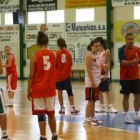 Alberto Cordón daba ayer instrucciones en una sesión de trabajo