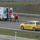 Accidente causado por un corzo que invadió la Autovía del Noroeste a la altura de Almázcara, en el término Congosto.