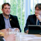 El expresident e impulsor de la Crida Carles Puigdemont y el presidente del PDECat, David Bonvehí, el pasado enero, en Waterloo (Bélgica).