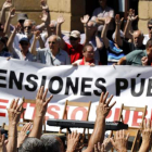 Imagen de la concentración de los pensionistas en Bilbao. LUIS TEJIDO