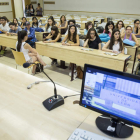 Los alumnos hicieron su primera parada en León en la Escuela de Ingenierías. F. OTERO PERANDONES