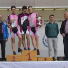 Arriba Fernando, Enrique y Javier. Abajo la salida de la prueba. RODO LÓPEZ