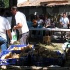 Los asistentes disfrutaron del «bollu preñau» y del vino Prieto Picudo