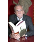 El leonés Luis Mateo Díez sostiene la novela «El reino de Celama»