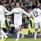 Cristiano Ronaldo, Gonzalo Higuaín y Marcelo Vieira celebran la victoria al final del derbi.