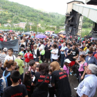 Vecinos de toda la cuenca Fabero-Sil se congregaron frente al pozo de Santa Cruz en apoyo a los encerrados.