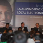 Juan Carlos Morán, Antonio Silván y Eusebio Bautista, durante la inauguración de la jornada.