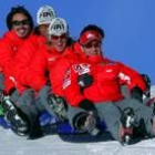 El piloto brasileño de Ferrari, con un grupo de instructores en una jornada de nieve