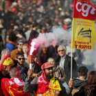 Varios sindicatos  encabezados por la CGT participan en una primera jornada de huelgas contra la reforma laboral