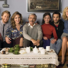 Imagen promocional de la serie de TVE-1 Cuéntame cómo paso, en la que aparecen todos los protagonistas de la nueva temporada.
