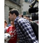 Luis Suárez, a su salida del tribunal del TAS