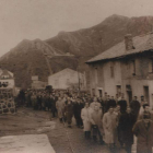 Agustín Montiel, caballista en La Herrera. Y el camión de Evelio transportando mineros.