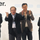 Herrera, anoche, en Fuentesaúco, acompañado de cargos del PP en Zamora.