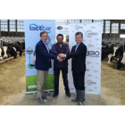 El director general de Lactiber, el dueño de la granja Vencoba y el consejero delegado de Ovejero. DL