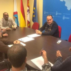 El presidente del Consejo Comarcal se entrevistó ayer con los integrantes del comité de empresa.