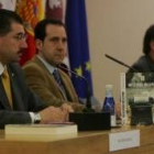 Numerosas personalidades de la política y la cultura acudieron al acto