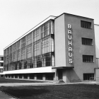 La escuela tuvo su sede en tres ciudades: Weimar, Dessau y Berlín.