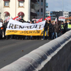 Los trabajadores, en la manifestación de ayer.