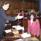 Pilar García Arias tomó posesión como concejala socialista, en sustitución de Roberto Rodríguez