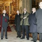 Santos Llamas recibió una detalla explicación acerca del templo y de sus vitrales