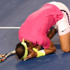 Rafael Nadal celebra su victoria ante Tim Smyczek, en seguda ronda del Abierto de Asutralia, tras más de cuatro horas de partido.