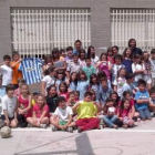 Pepe Alcaide y Óscar de Paula compartieron ayer vivencias deportivas con los más jóvenes.