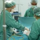 La fotografía refleja una operación realizada a una paciente en un centro sanitario de Ponferrada