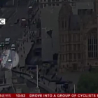 Imagen del vídeo en el que aparece el coche que ha atacado el Parlamento británico.
