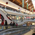Vista parcial del principal centro comercial de Ponferrada.