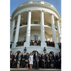 Bush y su mujer presidieron el minuto de silencio frente a la Casa Blanca