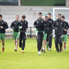 Los jugadores del Racing durante el entrenamiento de este lunes.