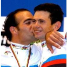 Llaneras y Gálvez se abrazan en el podio tras conseguir la medalla