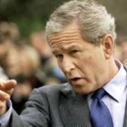 Bush se dirige a la prensa para calificar de propaganda el vídeo de Sadam Huseín