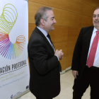 El consejero de Educación, junto al director general de Formación Profesional. NACHO GALLEGO
