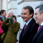 Zapatero y el primer ministro británico Gordon Brown, a las puertas de Downing Street.