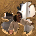 José Antonio Santocildes con una de las obrras. DL